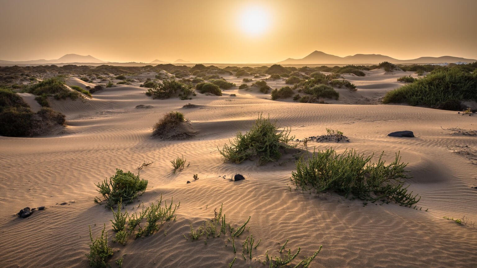 Epic desert landscape - Lanzarote | Dreamworld Pictures